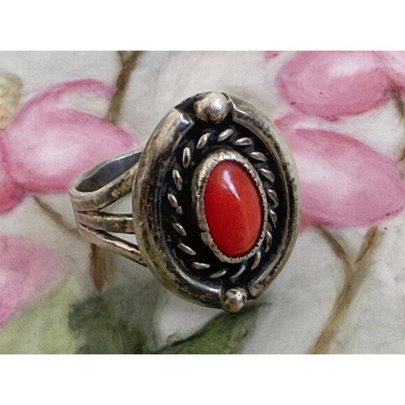 Vintage Native American Navajo Sterling Silver Coral Ring Size 6.25 - Picture 3 of 10
